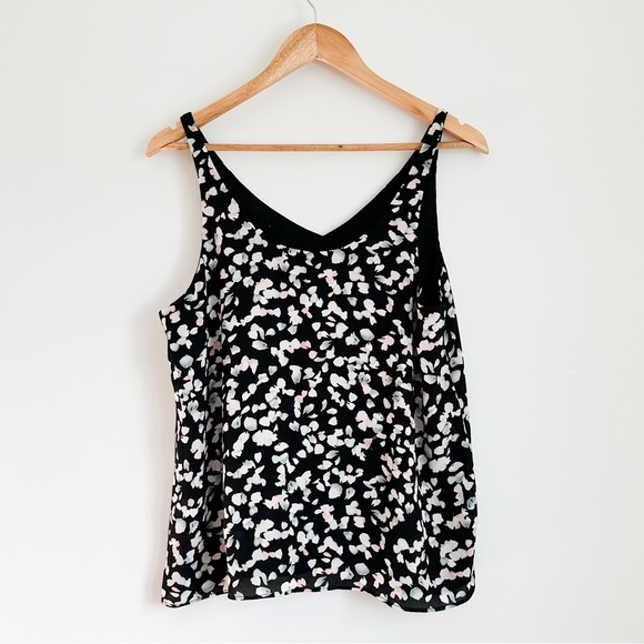 • NWT! • Reitmans flower petals print blouse Sz. M - Picture 3 of 4